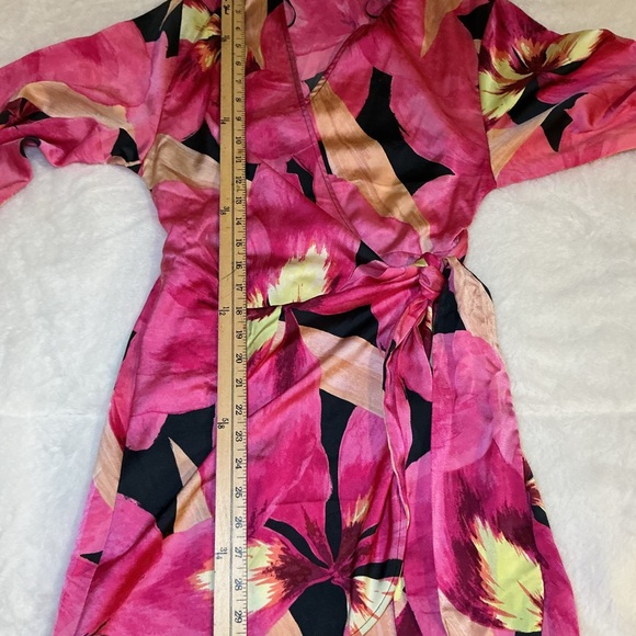 Floral Pink Wrap Robe - Picture 5 of 8